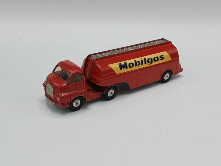 Corgi Toys Bedford Mobilgas tanker, Hobby en Vrije tijd, Modelauto's | 1:43, Zo goed als nieuw, Bus of Vrachtwagen, Corgi, Ophalen of Verzenden