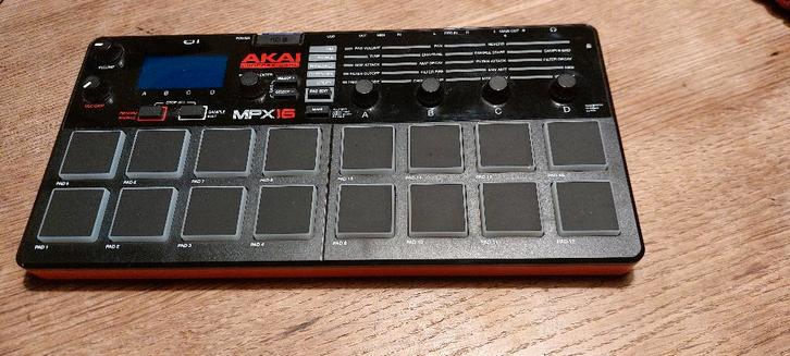 Akai Professional MPX16 sample recorder/player, Muziek en Instrumenten, Midi-apparatuur, Zo goed als nieuw, Ophalen of Verzenden