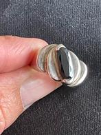 Mooie zilveren ring met onyx 17,5 mm doorsnede, Sieraden, Tassen en Uiterlijk, Ringen, Gebruikt, Ophalen of Verzenden