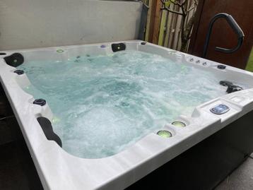 Sernity Premium Jacuzzi te koop beschikbaar voor biedingen
