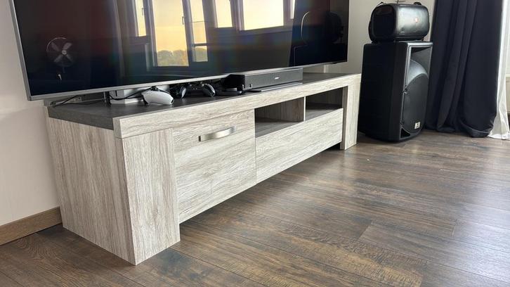 TV Meubel in hele goed staat grijze kleur, Huis en Inrichting, Kasten | Televisiemeubels, Gebruikt, Minder dan 100 cm, 150 tot 200 cm
