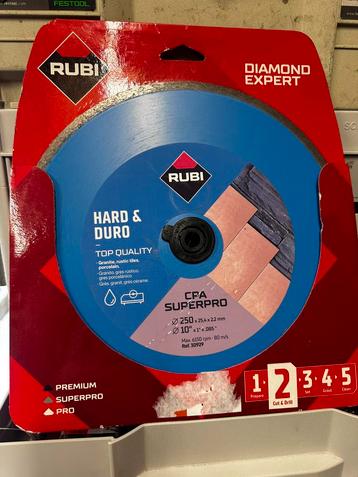 RUBI DIAMANT SCHIJF. beschikbaar voor biedingen