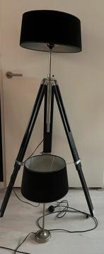 Set driepoot lamp met kap & tafellamp zilver met zwarte kap, Huis en Inrichting, Lampen | Vloerlampen, Ophalen, Gebruikt, Minder dan 100 cm