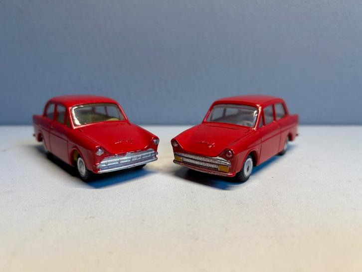 2x 1961 and 1963 Lion toys car  Daffodil DAF 30 DAF 31, Hobby en Vrije tijd, Modelauto's | 1:50, Zo goed als nieuw, Auto, Lion Toys