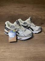Nieuwe Asics Gel Kayano-14, Wit, Nieuw, Ophalen of Verzenden, Sneakers of Gympen