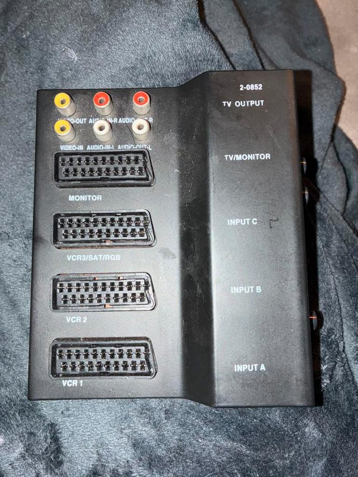 Scart Switchbox - Meerdere Apparaten Aansluiten, Audio, Tv en Foto, Converters, Gebruikt, Ophalen of Verzenden