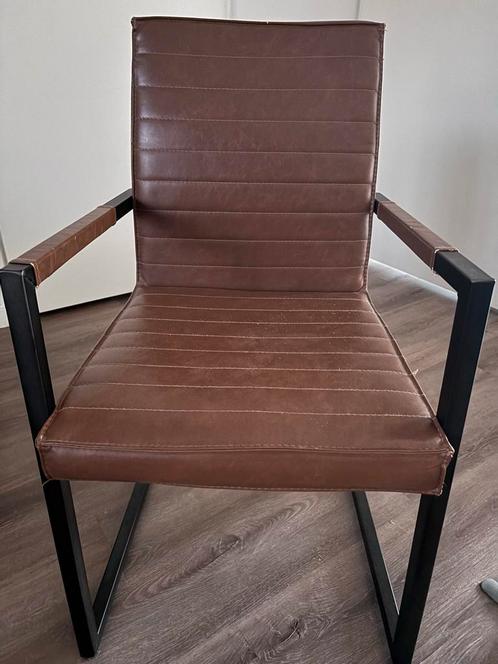 4 x Bruine eetkamerstoel met armleuningen, Huis en Inrichting, Stoelen, Gebruikt, Eén, Metaal, Bruin, Ophalen