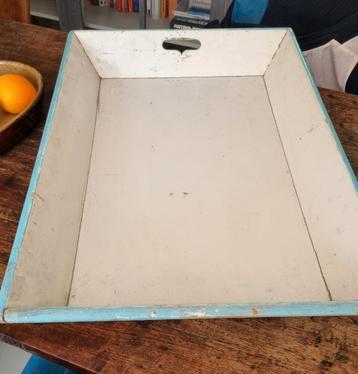 Hele grote antieke mangelbak licht blauw en wit 74 cm lang  beschikbaar voor biedingen
