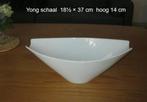 schaal, mooie, grote, witte, ovale schaal, Yong keramiek, Porselein of Keramiek, Schaal, Ophalen of Verzenden, Zo goed als nieuw