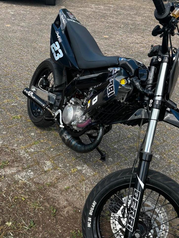 Derbi senda DRD 77cc stage 6 bigrace, Fietsen en Brommers, Brommers | Crossbrommers, Zo goed als nieuw, Derbi, Ophalen of Verzenden