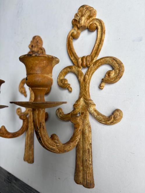 OUDE FRANSE GIETIJZEREN WANDKANDELAAR en KANDELAAR, Antiek en Kunst, Curiosa en Brocante, Ophalen