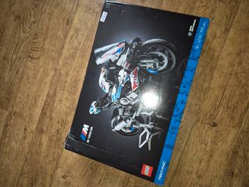 Lego technic 42130 BMW motor nieuw  beschikbaar voor biedingen