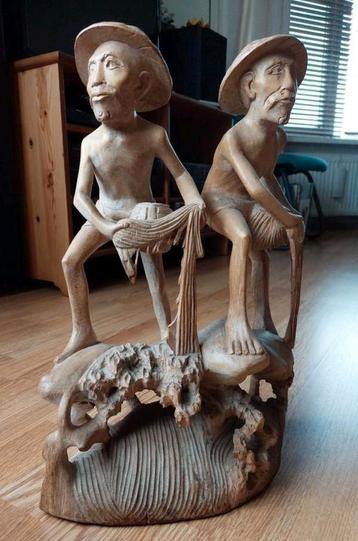 Houtsnijwerk Indonesische vissers jaren 50 beschikbaar voor biedingen