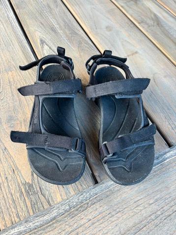 Teva sandalen maat 31 zwart beschikbaar voor biedingen
