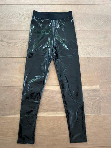 BOUTIQUE lakleren legging mt S beschikbaar voor biedingen