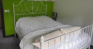 IKEA Leirvik Bed 140x200 met Lattenbodem