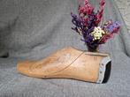 Oude houten schoenmal met droogbloemen, Ophalen, Gebruikt