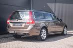 Volvo V70 D4 Nordic+ AUTOMAAT | Lederen bekleding | Standkac, Auto's, Diesel, 22 km/l, Onderhoudsboekje, Te koop