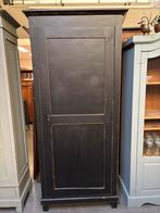 Industrieel brocante kast / eendeurskast / vakkenkast, Ophalen, Studio Larilo, Studiolarilo@gmail.com, Sportstraat 6 Kerkrade