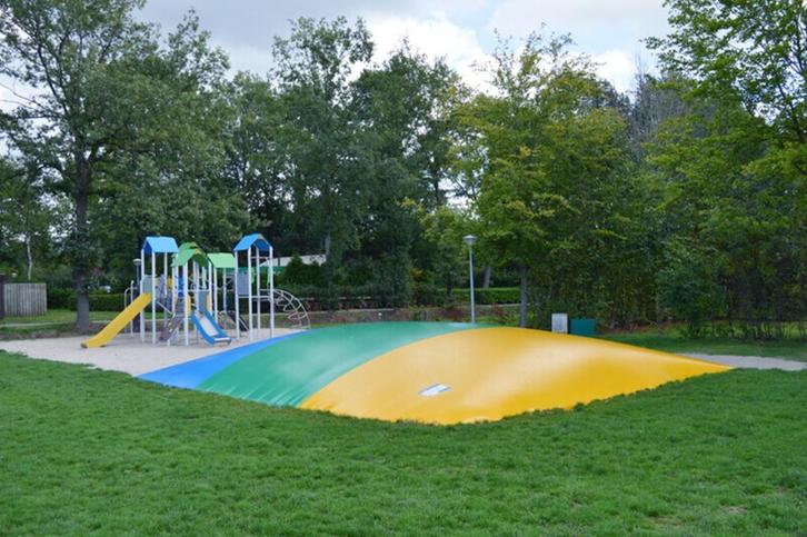 Funty Springkussen 2 banen 5,62m Springkussensland 3.975,00, Hobby en Vrije tijd, Feestartikelen | Verhuur, Nieuw, Overige, Verzenden