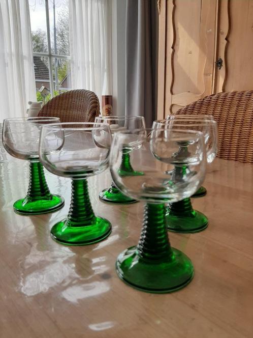 6 VINTAGE - ROEMER WIJNGLAZEN MET GROENE VOET, Huis en Inrichting, Keuken | Servies, Zo goed als nieuw, Glas of Glazen, Effen