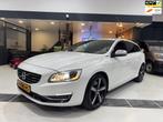Volvo V60 2.4 D6 AWD Plug-In Hybrid Summum|Pano|Cam|Leder|Me, Auto's, Automaat, Wit, Vierwielaandrijving, 210 min