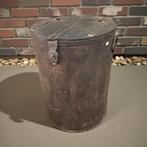Oude metalen ton met deksel – industrieel / vintage, Tuin en Terras, Ophalen, Gebruikt