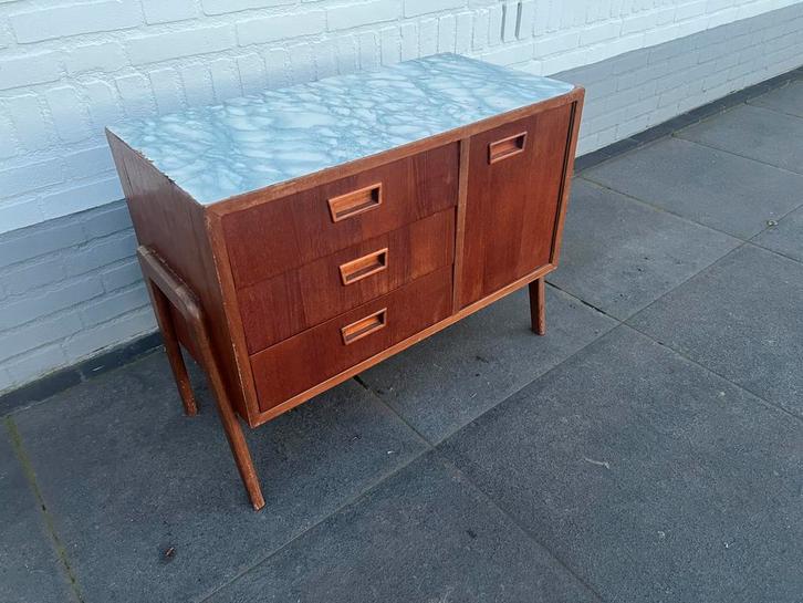 Deense retro kast/ dressoir., Huis en Inrichting, Kasten | Dressoirs, Gebruikt, 50 tot 100 cm, 25 tot 50 cm, Met lade(s), Met deur(en)