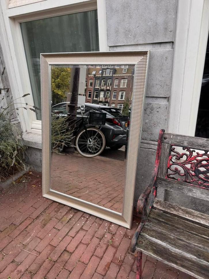 IKEA SONGE Spiegel – zilverkleur – 91x130 cm, Huis en Inrichting, Woonaccessoires | Spiegels, Zo goed als nieuw, Rechthoekig, Ophalen