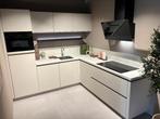 showroomkeuken Migot zandgrijs 40% korting van 10.000, Ophalen, Nieuw, Dubbelwandige keuken, Greeploos