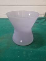 vaas paars lila glas, Huis en Inrichting, Woonaccessoires | Vazen, Ophalen of Verzenden, 'T Olde Gre-j, Info@toldegrej.nl, Endepoelstraat 20f Didam