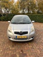 Toyota Yaris 1.3 16V Vvt-i 5DR 2006 Grijs, Auto's, Toyota, Voorwielaandrijving, Stof, Zwart, 4 cilinders
