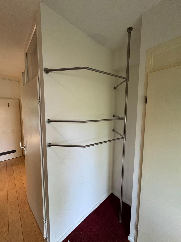 In hoogte verstelbaren RVS design wandkapstok, Huis en Inrichting, Woonaccessoires | Kapstokken, Ophalen, Gebruikt, Metaal, Wandkapstok