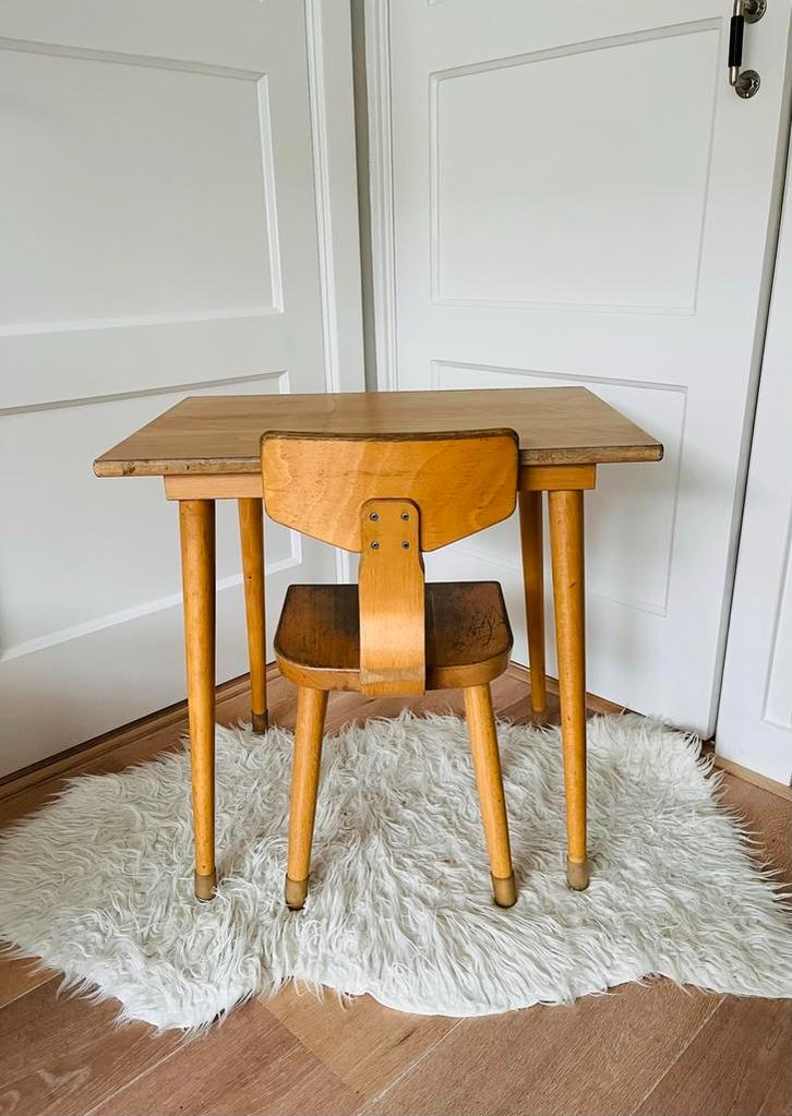 Vintage schoolsetje kleutertafel schoolstoeltje schilte, Kinderen en Baby's, Kinderkamer | Tafels en Stoelen, Gebruikt, Tafel(s) en Stoel(en)
