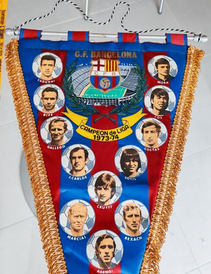1973-74 FC Barcelona Johan Cruyff Cruijff
prachtige vintage, Diversen, Vlaggen en Wimpels, Zo goed als nieuw, Ophalen of Verzenden
