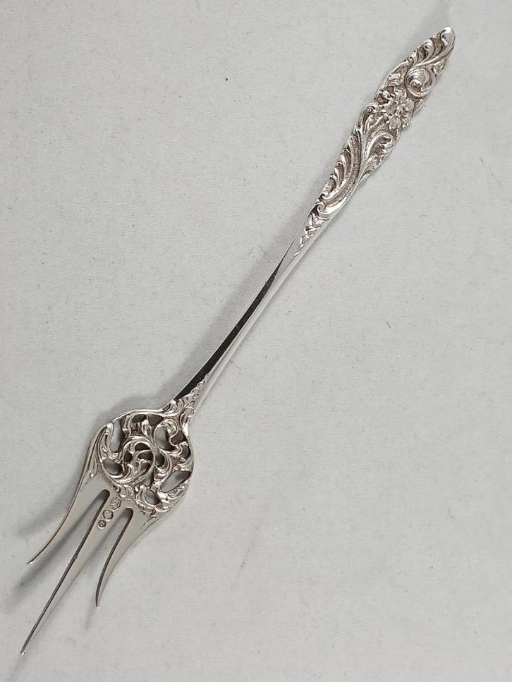 Zilveren Cakevork rococo bloemen antiek 835 zilver, Antiek en Kunst, Antiek | Goud en Zilver, Zilver, Ophalen of Verzenden