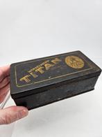 Antiek blik metalen doosje Titan Naaimachine Winselmann, Overige merken, Gebruikt, Overige, Ophalen of Verzenden