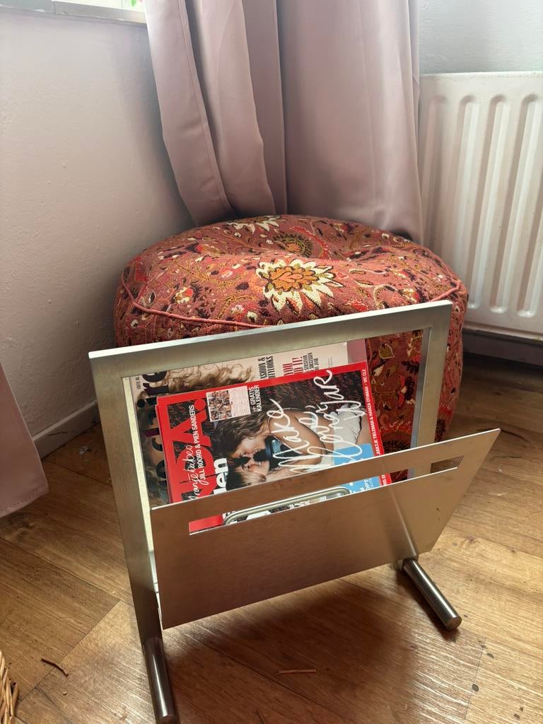Tijdschriftenrek, Huis en Inrichting, Woonaccessoires | Krantenbakken en Lectuurbakken, Ophalen of Verzenden, Zo goed als nieuw