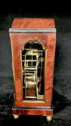 Engelse kleine bracket ,mahonie kastje., Antiek en Kunst, Antiek | Klokken, Ophalen of Verzenden