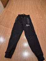 Zwarte broek met slijtage - Maat 140, Kinderen en Baby's, Kinderkleding | Maat 140, Ophalen of Verzenden