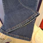 Levi's jeans model 525 flared donkerblauw W28 L30 nr 44383, Kleding | Dames, Spijkerbroeken en Jeans, Levi's, Blauw, W28 - W29 (confectie 36)