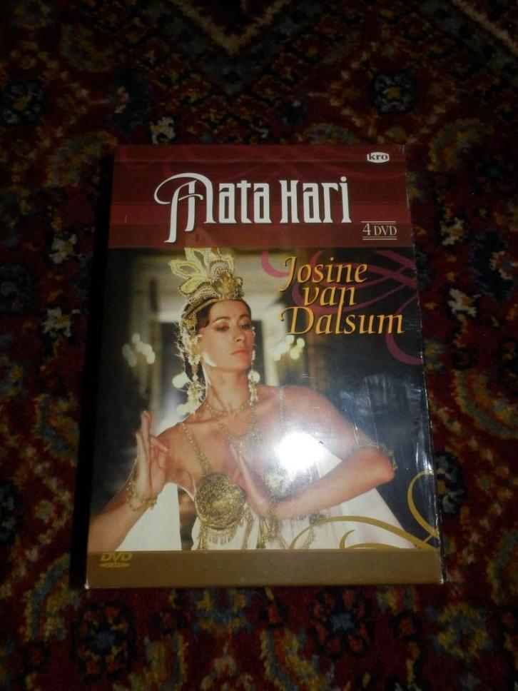 DVD' box 4 dvd's Mata Hari+++Spionne Danseres Cortisane., Cd's en Dvd's, Dvd's | Tv en Series, Zo goed als nieuw, Drama, Alle leeftijden