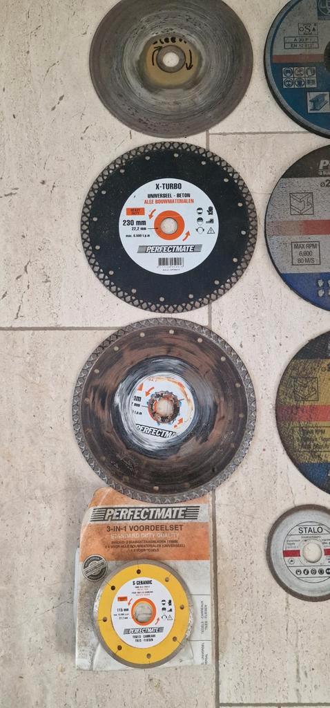 Zaagbladen & Slijpschijven - Diverse merken, Doe-het-zelf en Verbouw, Gereedschap | Zaagmachines, Gebruikt, Overige typen, 1200 watt of meer