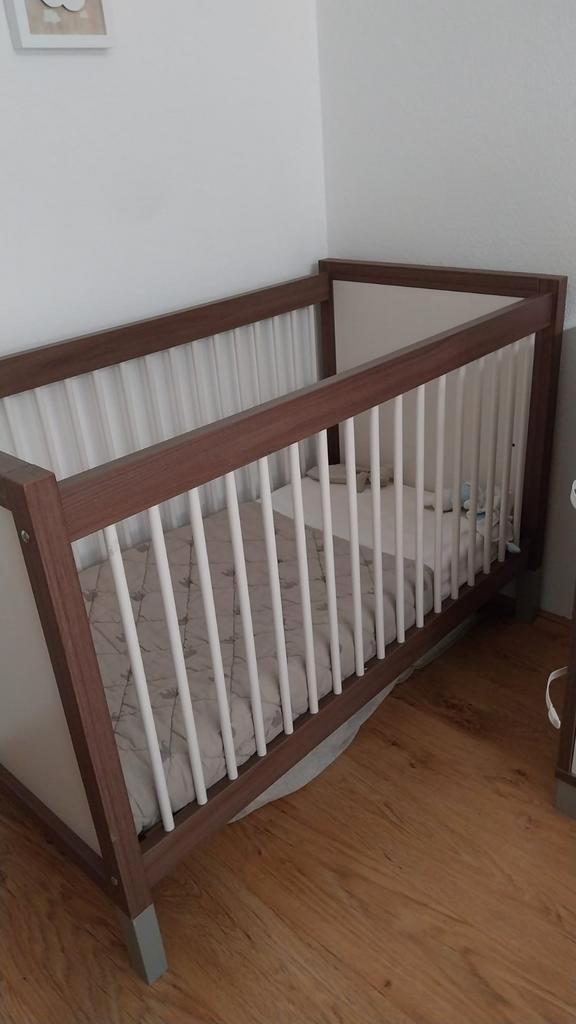Babykamer set: Ledikant met matras & Commode, Kinderen en Baby's, Kinderkamer | Commodes en Kasten, Zo goed als nieuw, Commode