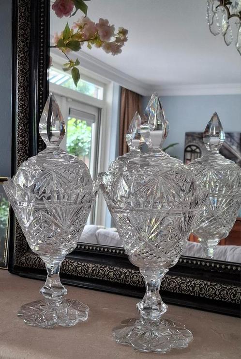 Antieke vazen met deksel kristal geslepen 2 stuks, Antiek en Kunst, Antiek | Glas en Kristal, Ophalen of Verzenden