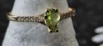 14k geelgouden ring met Peridoot en diamanten, Ophalen of Verzenden, Zo goed als nieuw, 17 tot 18, Met edelsteen