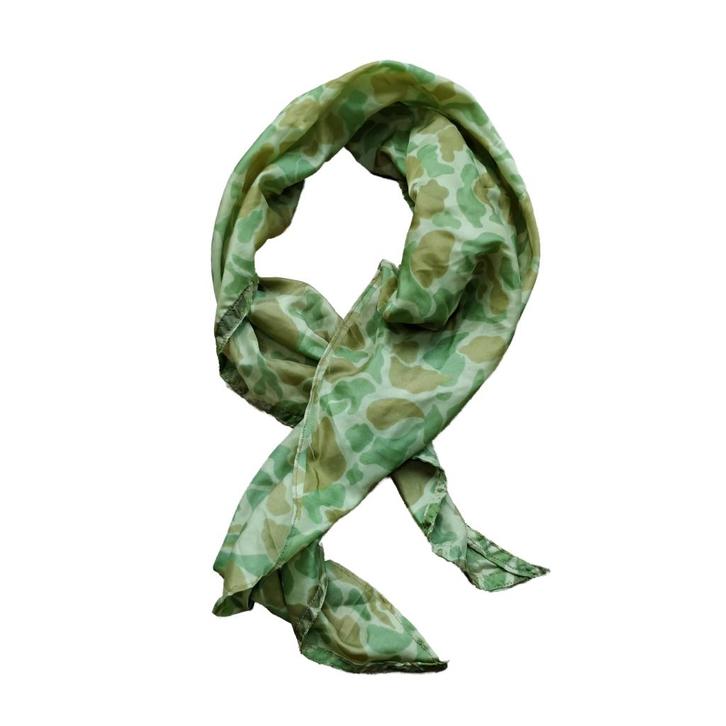 WWII US Camouflage Parachute Scarf, Verzamelen, Militaria | Tweede Wereldoorlog, Kleding of Schoenen, Amerika, Ophalen of Verzenden