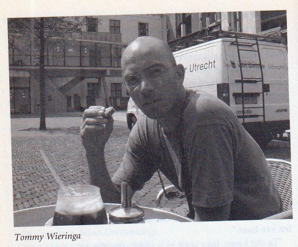 Heytze, Ingmar - Hier heeft de oudste steen gelijk (2002)  , Ophalen of Verzenden, Nieuw