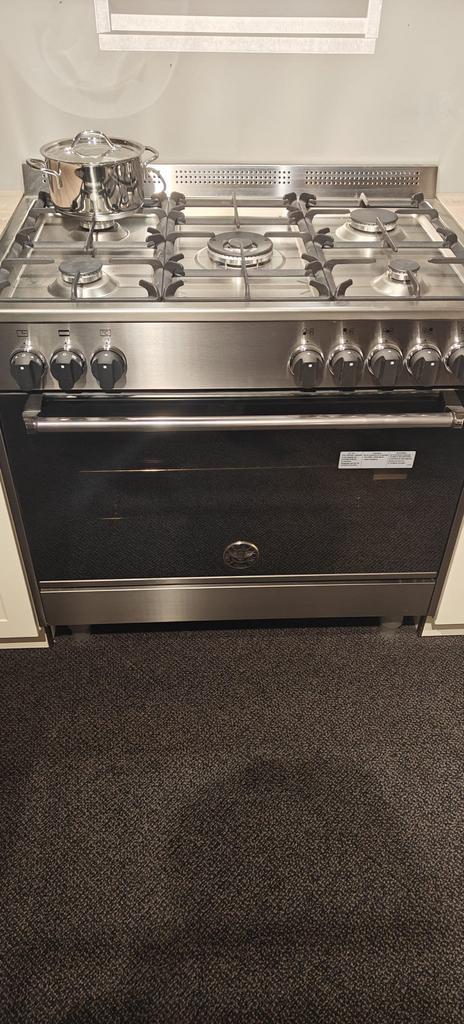 Nieuw Bertazzoni 5-pits fornuis en oven 90cm, Witgoed en Apparatuur, Fornuizen, Nieuw, Vrijstaand, Gas, 5 kookzones of meer, 90 tot 95 cm