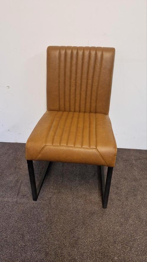 4 cognac eetkamerstoelen met sledevoet, Huis en Inrichting, Stoelen, Zo goed als nieuw, Rood, Ophalen